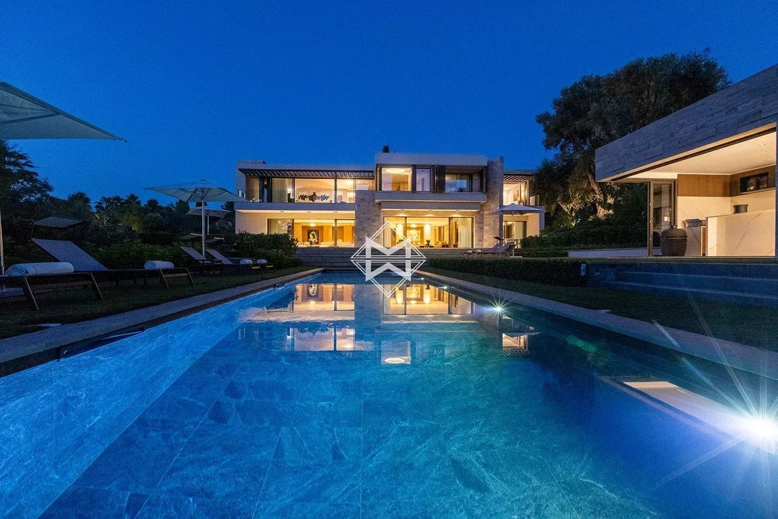 Villa in Antibes, Provence-Alpes-Côte d'Azur, France 3 - 14949221