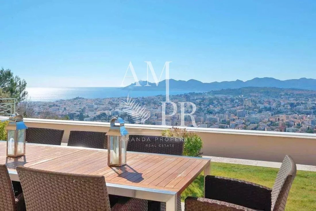 Villa in Cannes, Provence-Alpes-Côte d'Azur, France 2 - 11811685