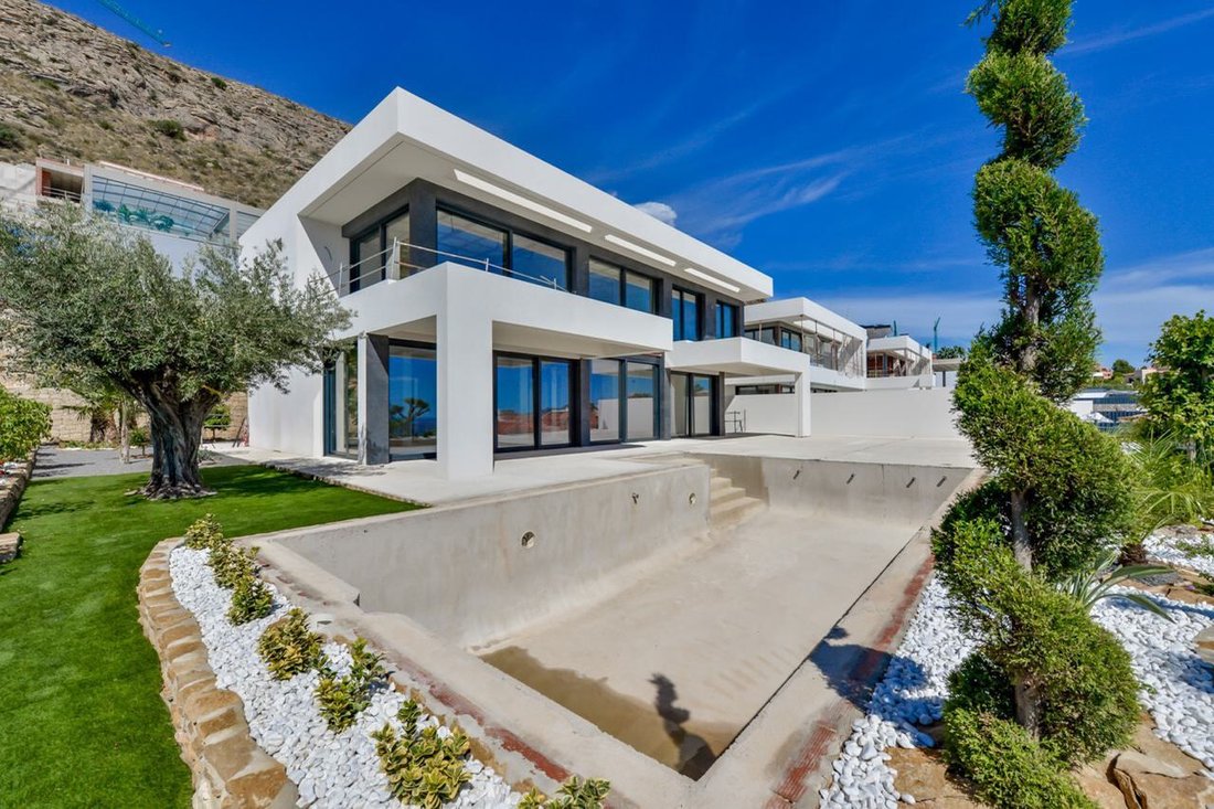 Villa in Finestrat, Valencian Community, Spain 1 - 12417105