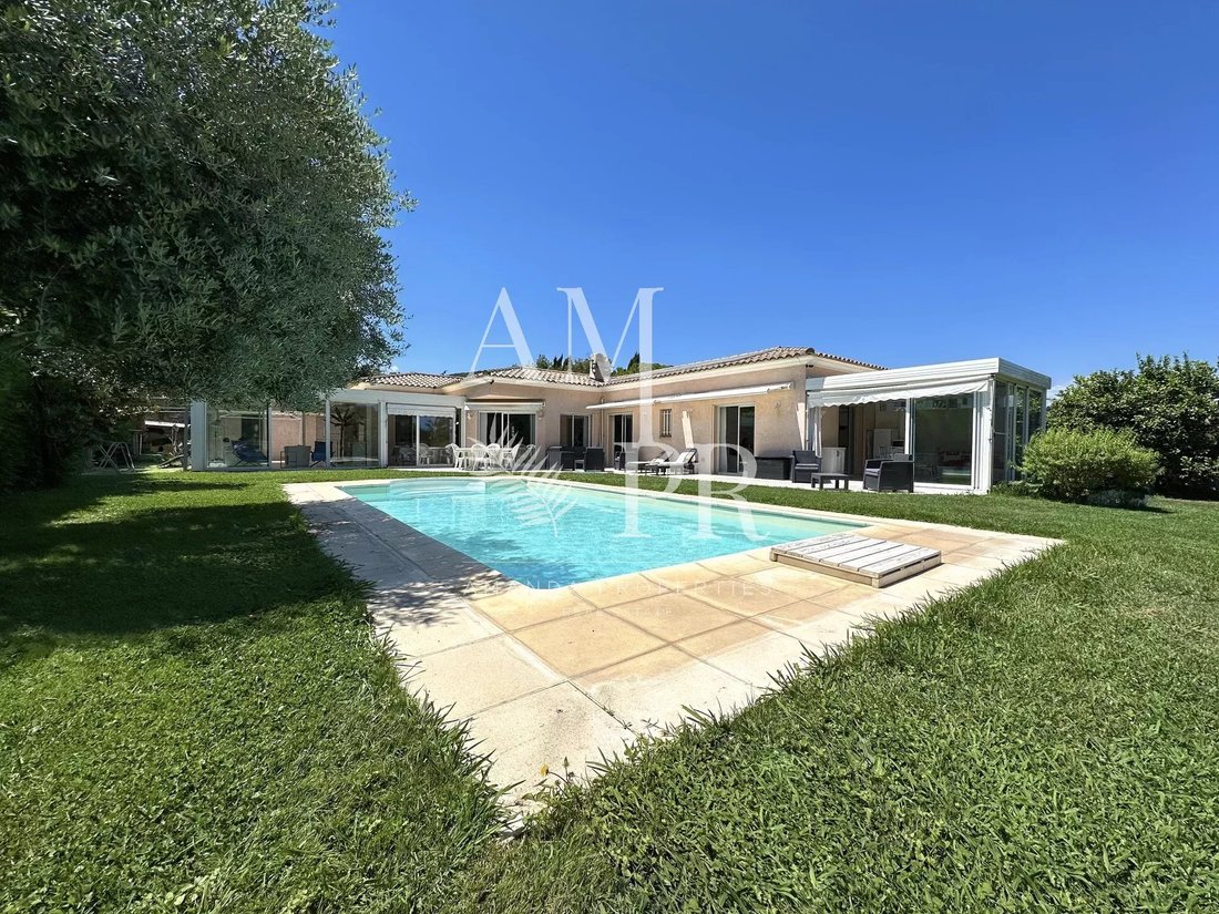 Villa a Vallauris, Provenza-Alpi-Costa Azzurra, Francia 1 - 14379923