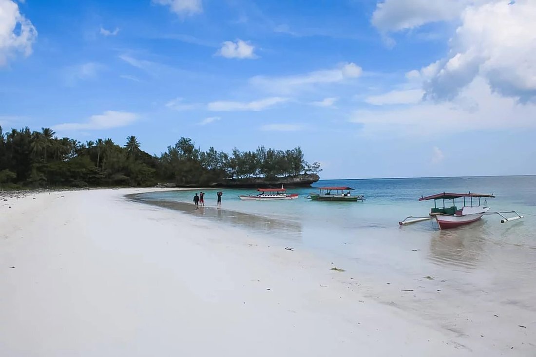 Land in Makassar, South Sulawesi, Indonesia 2 - 12432211