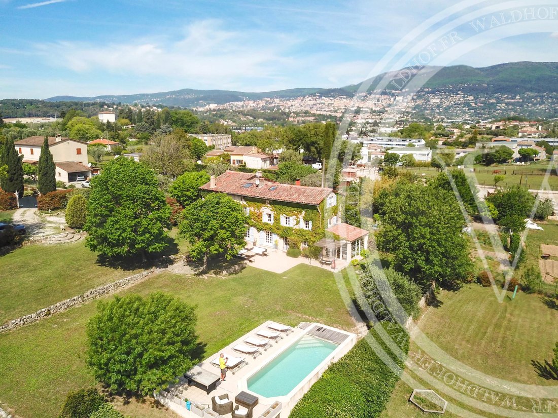 Country House in Grasse, Provence-Alpes-Côte d'Azur, France 2 - 15196796