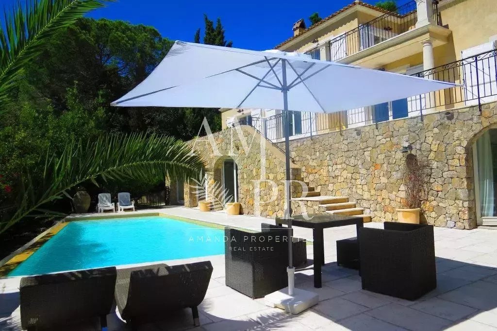 Villa in Mougins, Provence-Alpes-Côte d'Azur, France 1 - 10877170