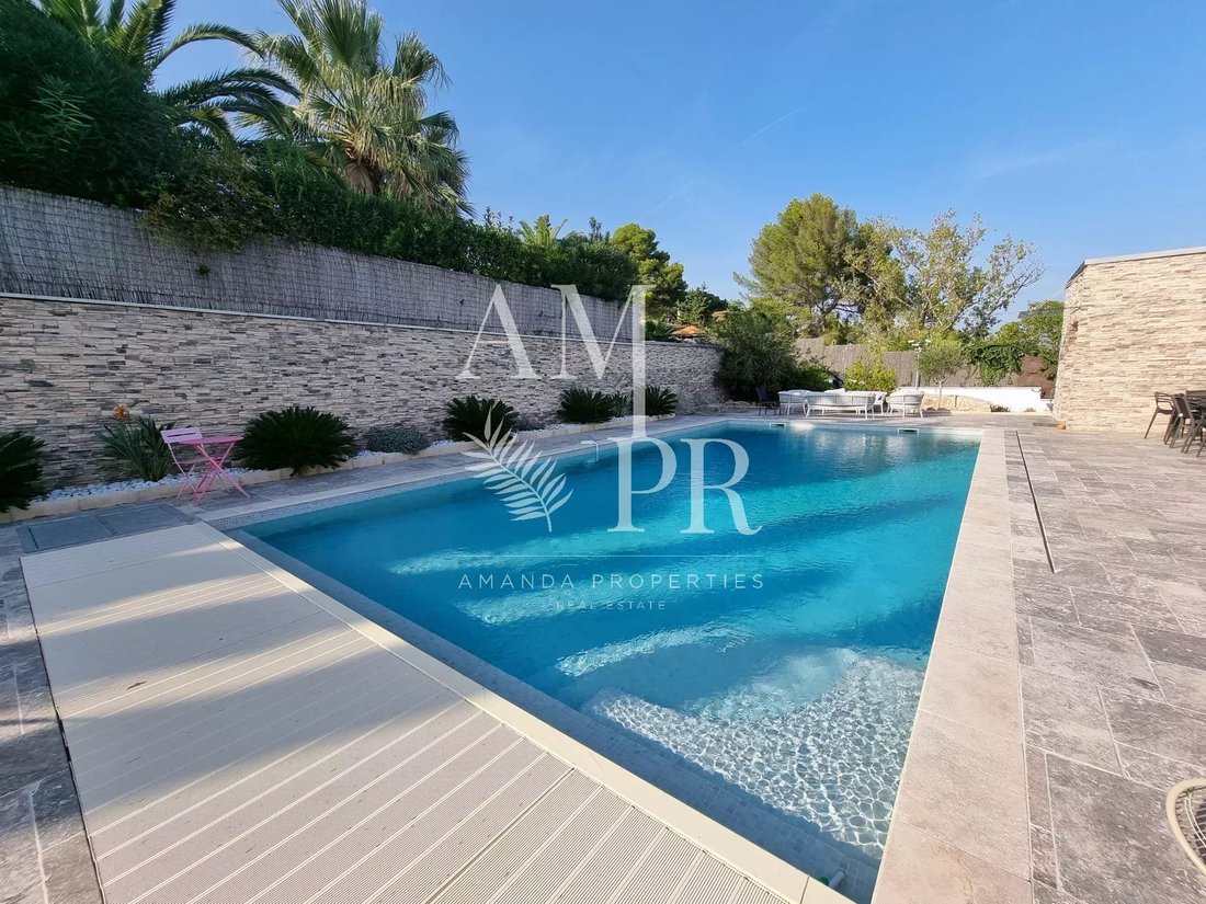 Villa in Les Termes, Mandelieu-la-Napoule, France 4 - 14028394