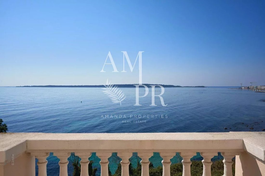 Villa in Cannes, Provence-Alpes-Côte d'Azur, France 1 - 12672125