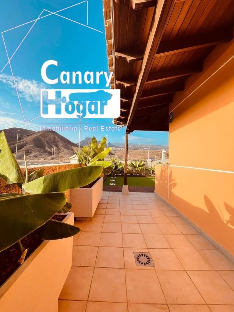 Villa in Los Cristianos, Canary Islands, Spain 5 - 15192834