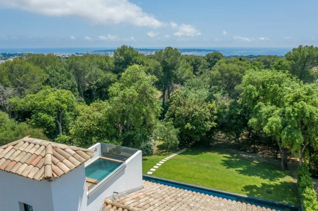Estate in Vieille Ville, Antibes, France 4 - 12221958