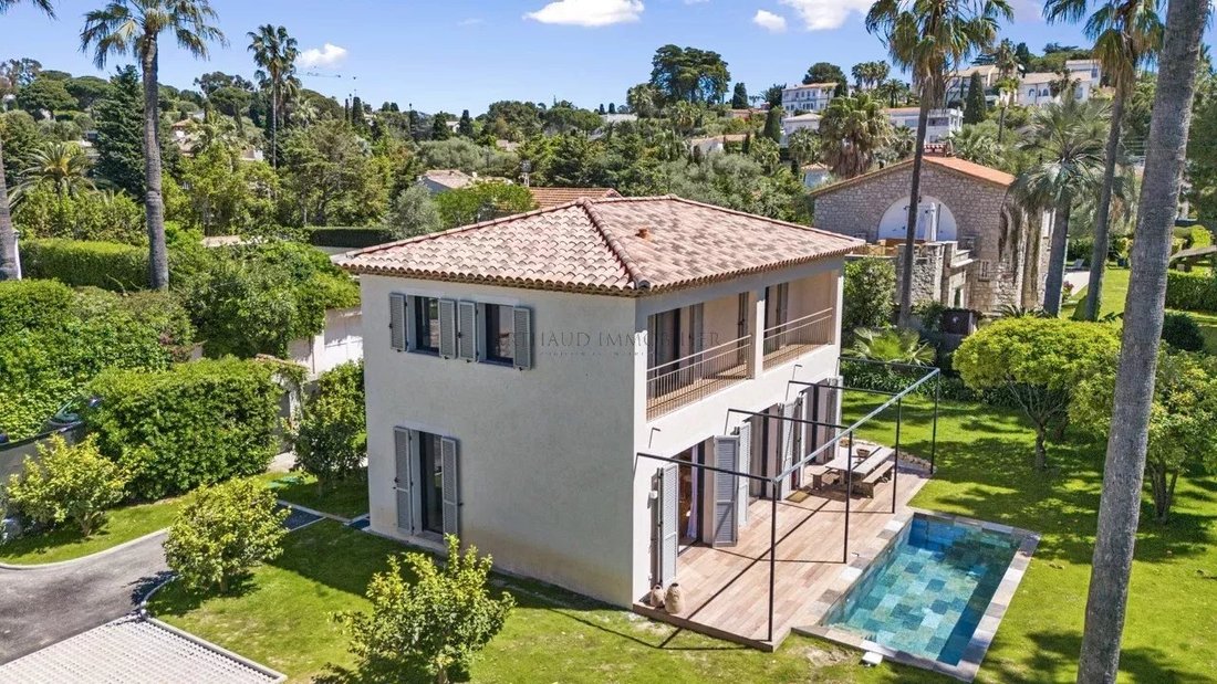 House in Antibes, Provence-Alpes-Côte d'Azur, France 1 - 14222397