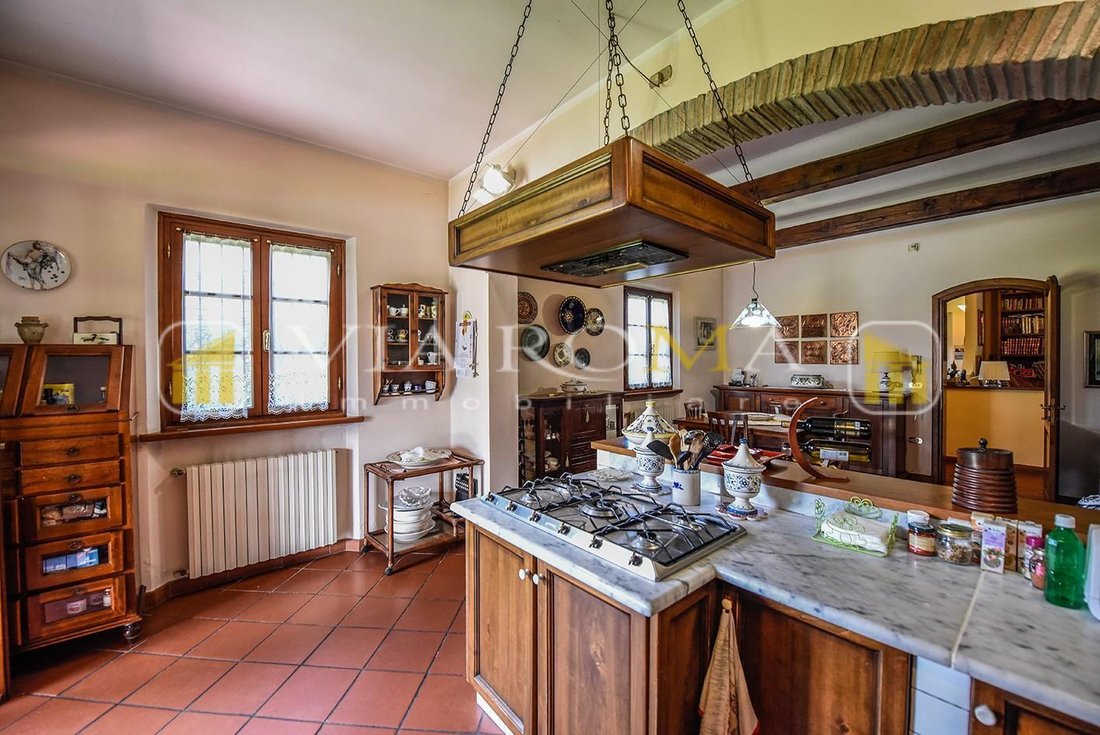 Villa in Antraccoli-Picciorana-Tempagnano, Lucca, Italy 3 - 12587492
