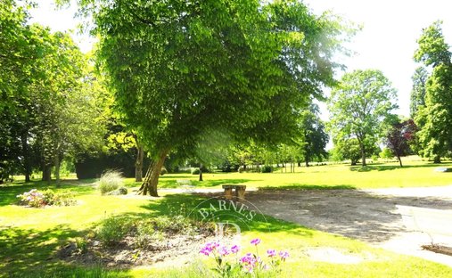 Château Avallon 1500.0 Sqm 25 Bedrooms