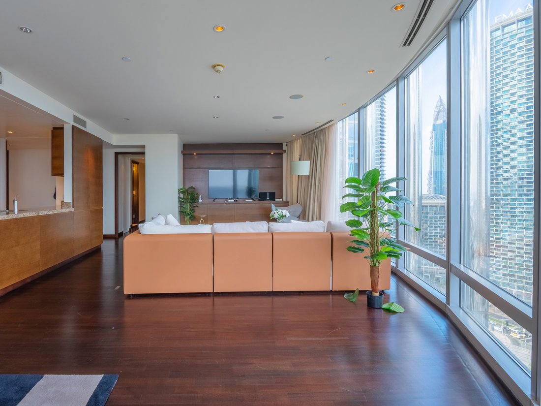 Apartment in Burj Khalifa, Downtown Dubai, Dubai 4 - 15190204