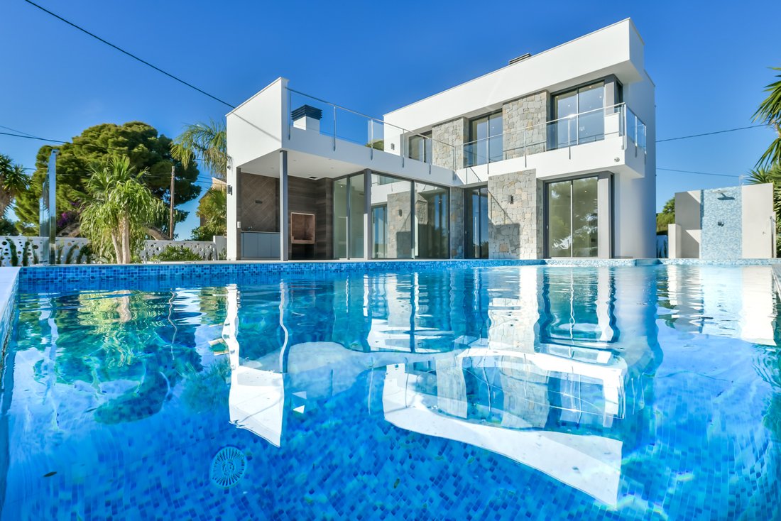 Villa in Calp / Calpe, Valencian Community, Spain 1 - 12416875