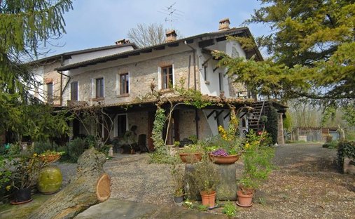 Country House in Cerrina Monferrato, Piedmont, Italy 1