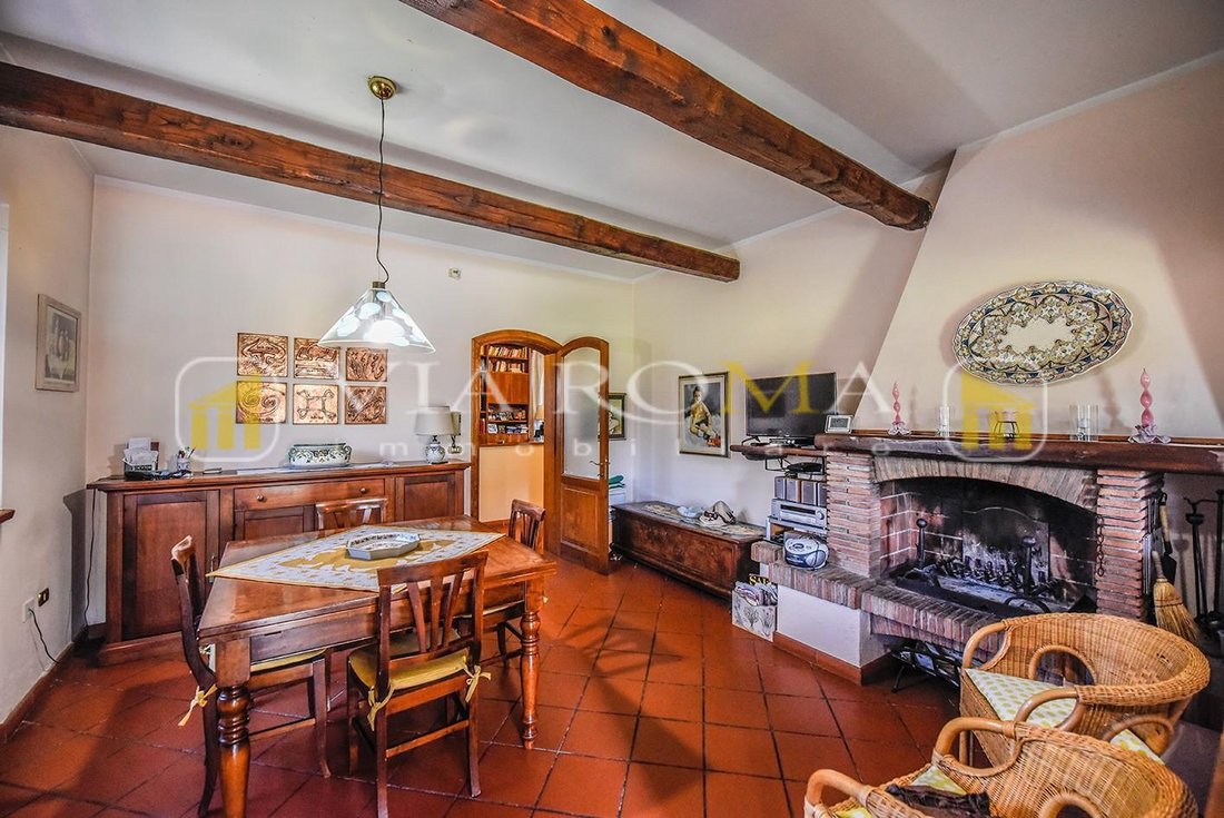Villa in Antraccoli-Picciorana-Tempagnano, Lucca, Italy 4 - 12587492