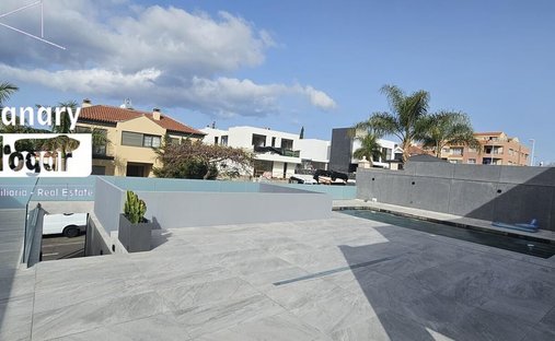 Villa in Costa Adeje, Adeje, Canary Islands 1
