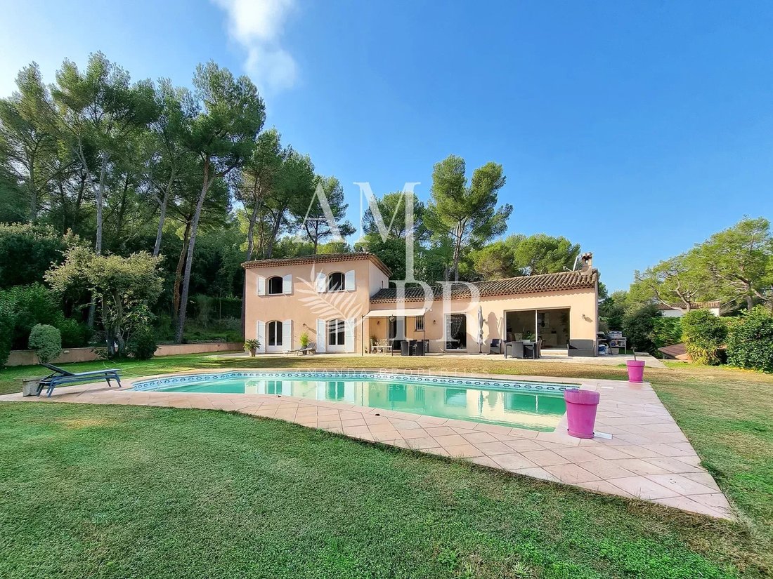 Villa in Les Impiniers-Font de Cine-Vaucontrade, Vallauris, France 1 - 12324203