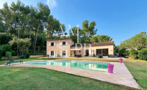Villa in Les Impiniers-Font de Cine-Vaucontrade, Vallauris, France 1