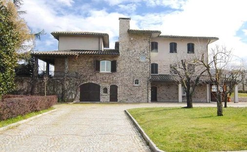 Villa in Ceva, Piemont, Italien 1