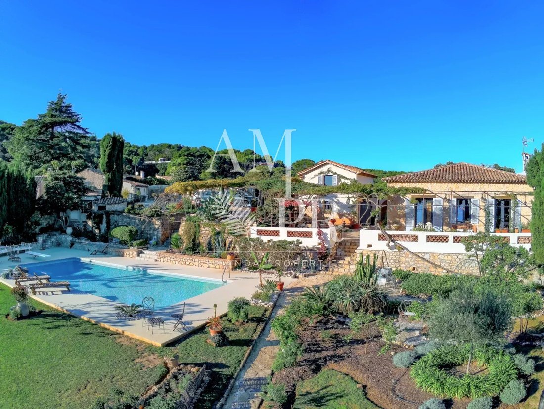 Villa in Saint Maymes-Lauvert, Antibes, France 2 - 13468757