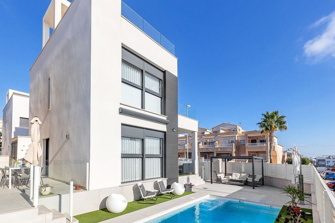 Villa in Orihuela, Valencian Community, Spain 1 - 15189931