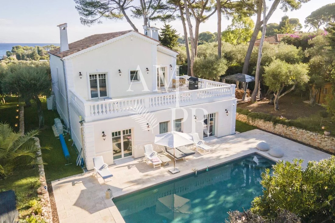 Villa in Antibes, Provence-Alpes-Côte d'Azur, France 4 - 11745185