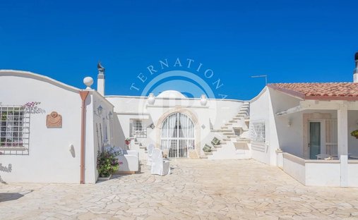 Villa in Ludovico Street - Corso Umberto I - Vittorio Emanuele Street, Ostuni, Apulia 1