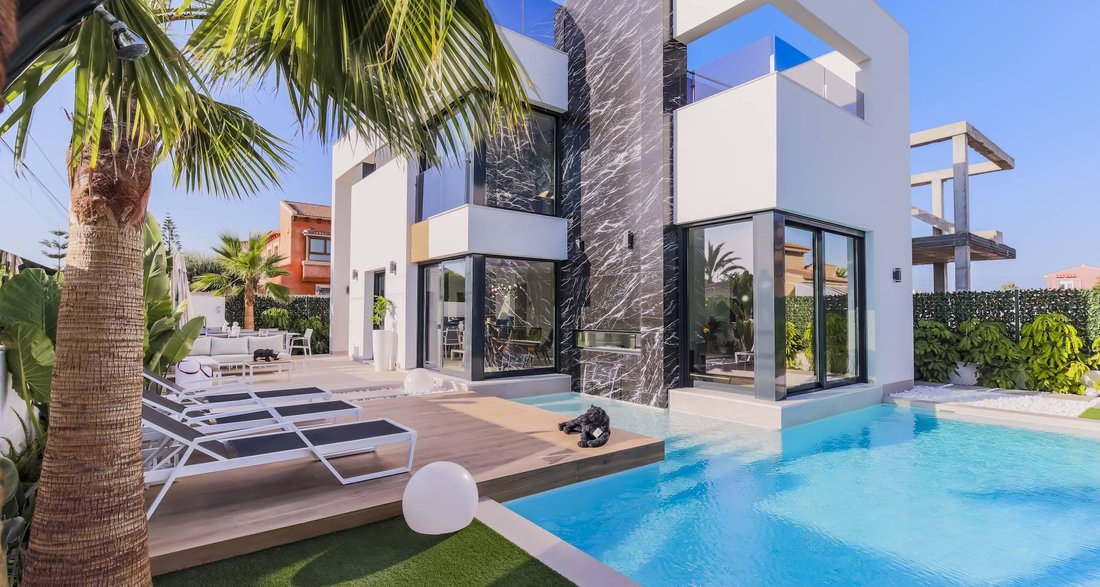 Villa in Torrevieja, Valencian Community, Spain 1 - 12417050