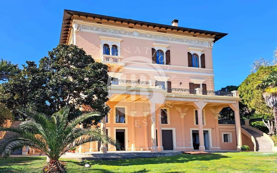 Villa in Giulianova, Abruzzo, Italy 1 - 15194838
