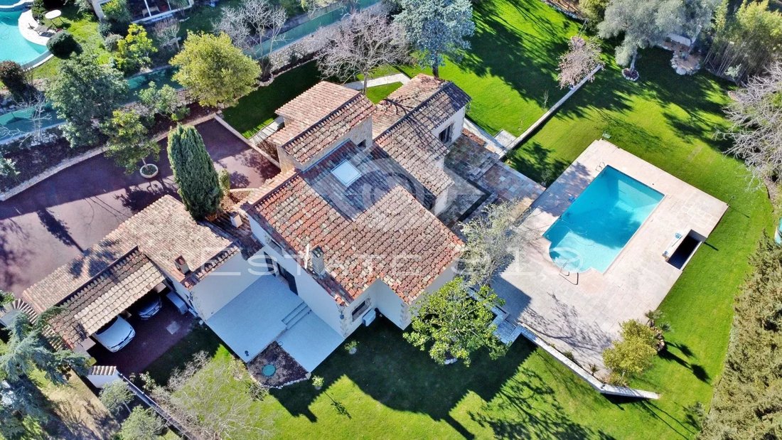 Villa in Valbonne, Provence-Alpes-Côte d'Azur, France 1 - 13929285
