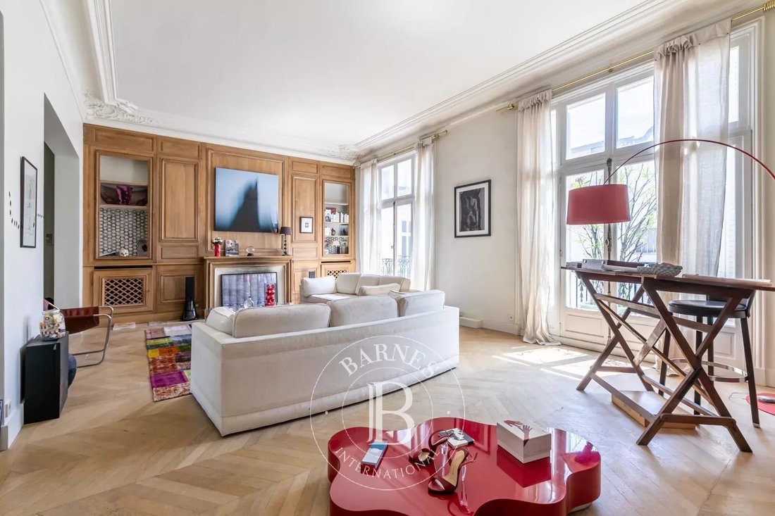 Apartment in Triangle d'Or, Paris 8e Arrondissement, Paris 1 - 13082507