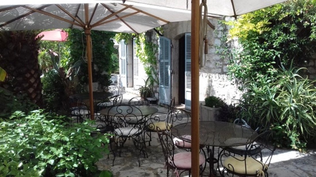Estate in Saint-Paul-de-Vence, Provence-Alpes-Côte d'Azur, France 4 - 12379819