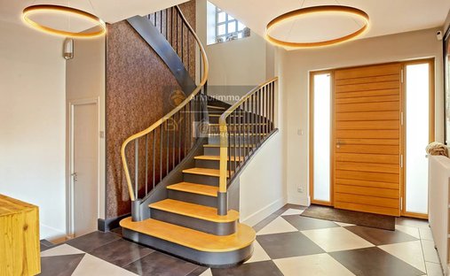 At The Gates Of Vitré Castle Of 12200 M² Land Of More Than 5 Ha