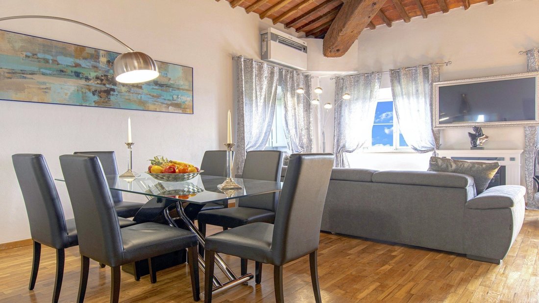 Apartment in Historic Center, Lucca, Tuscany 3 - 11329448