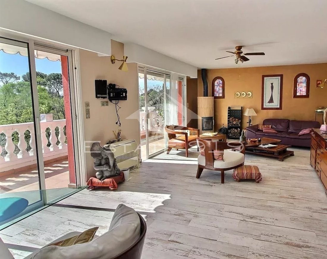Villa in Nord, Roquefort-les-Pins, France 3 - 13766422