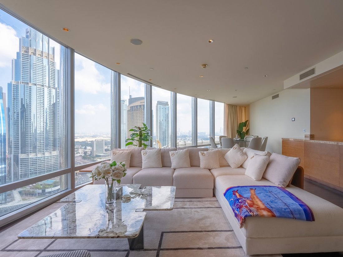 Apartment in Burj Khalifa, Downtown Dubai, Dubai 3 - 15190204