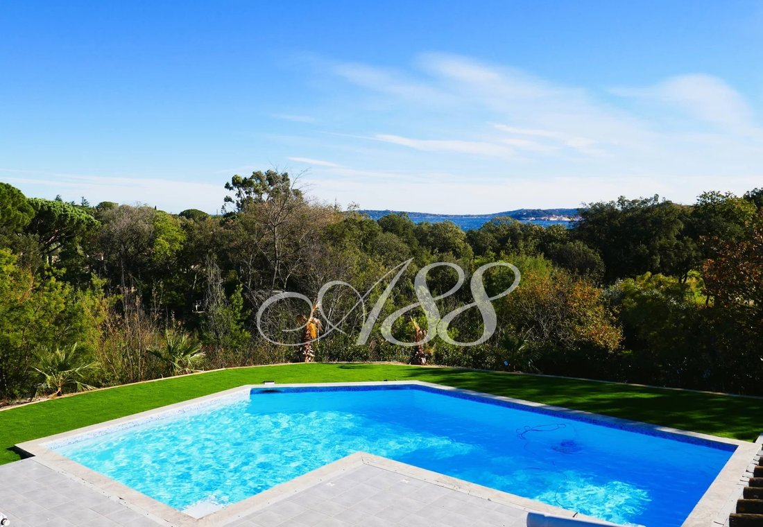 Villa in Grimaud, Provence-Alpes-Côte d'Azur, France 1 - 12432205