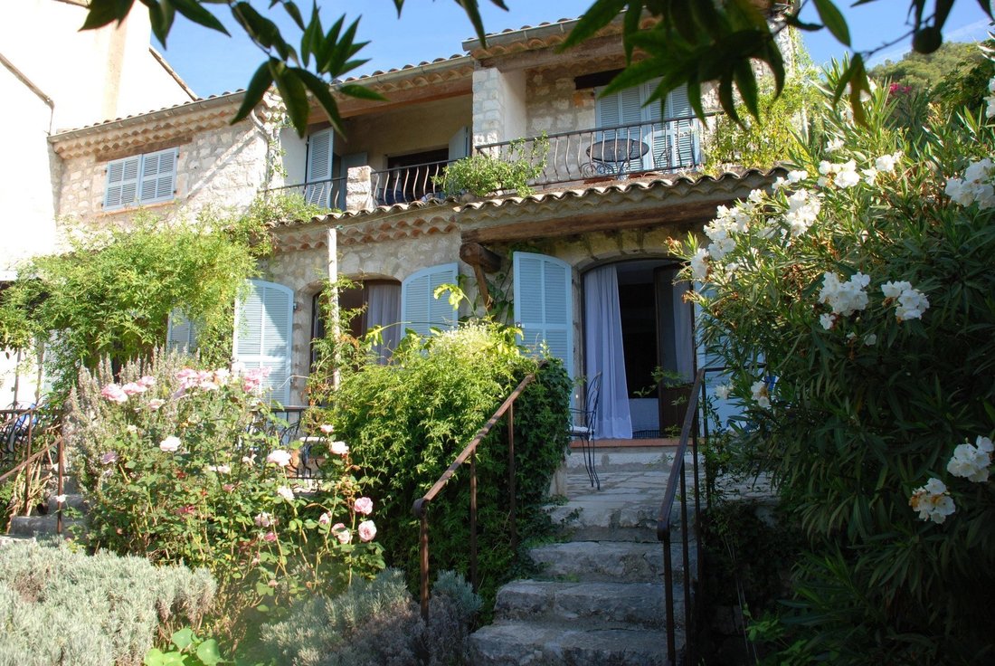 Estate in Saint-Paul-de-Vence, Provence-Alpes-Côte d'Azur, France 1 - 12379819