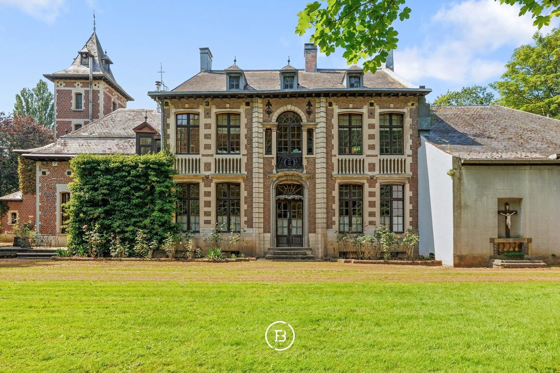 Terlinden Castle: A 17th-Century Dream Awakening in Flanders’ Embrace