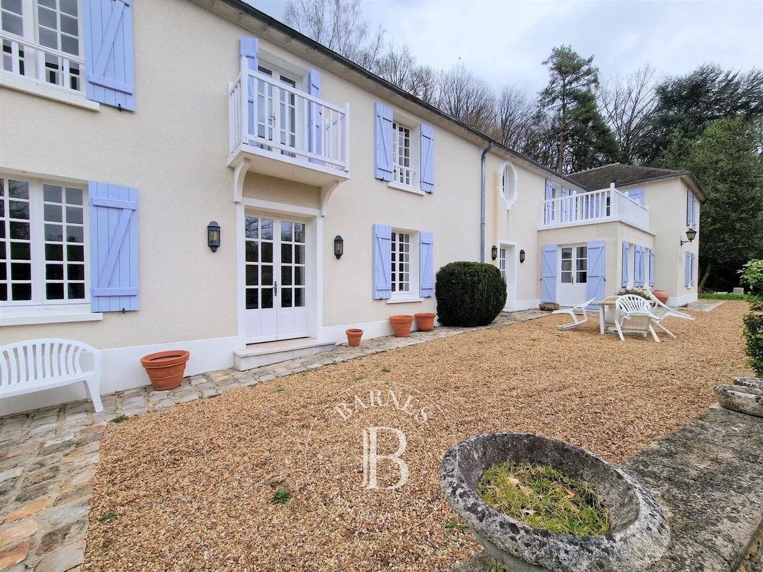 House in Milon-la-Chapelle, Ile-de-France, France 3 - 12781295