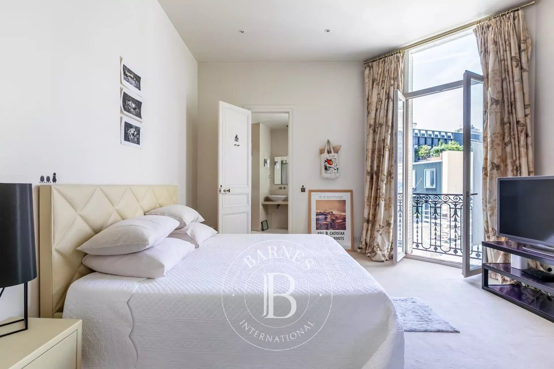 Apartment in Triangle d'Or, Paris 8e Arrondissement, Paris 4 - 13082507