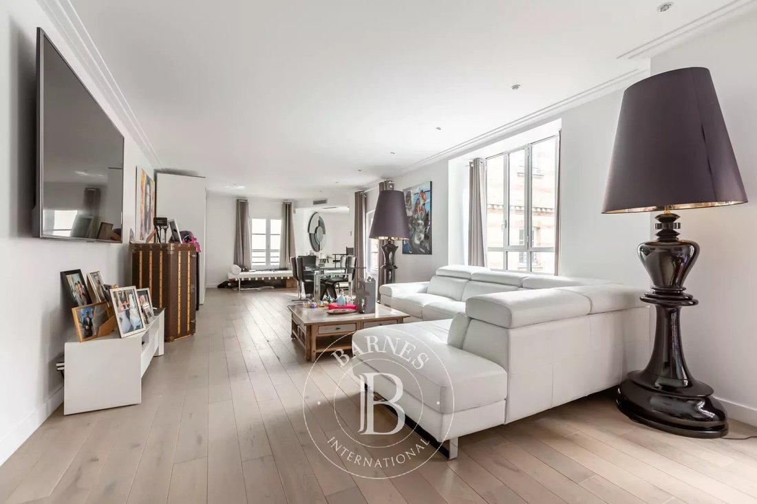 Apartment in Triangle d'Or, Paris 8e Arrondissement, Paris 1 - 13952089