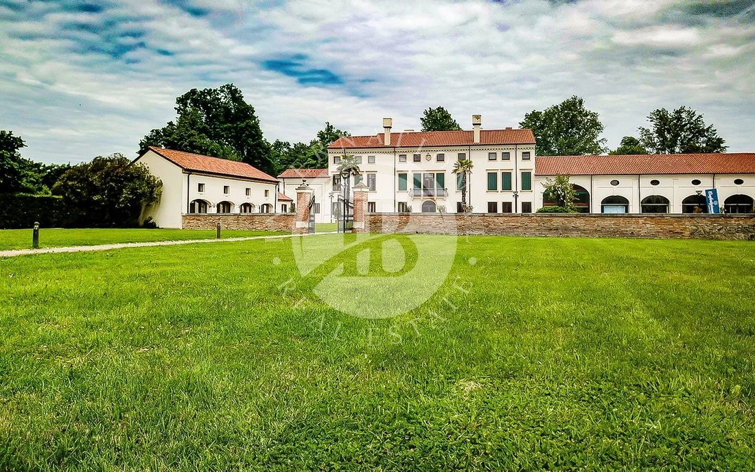 Villa in Piazze, Padua, Italy 2 - 14444019