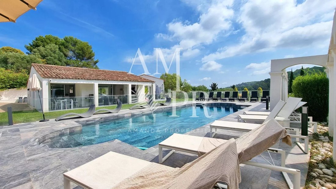 Villa in Mougins, Provence-Alpes-Côte d'Azur, France 3 - 14495811