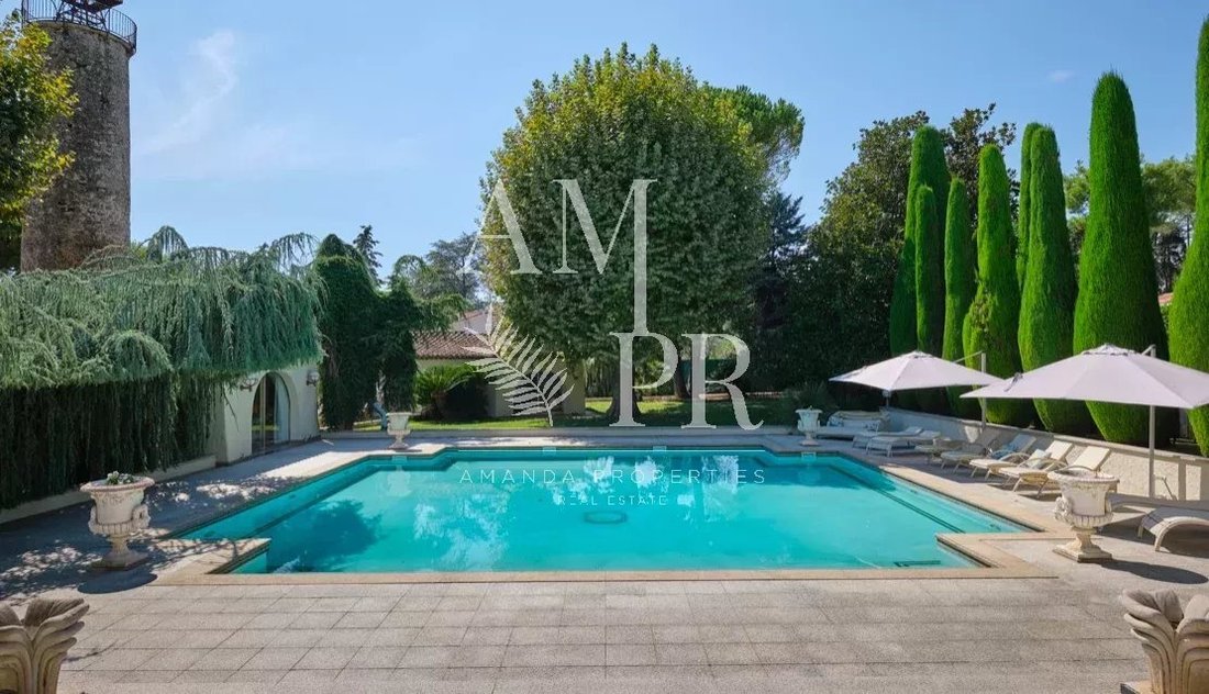 Villa in Mougins, Provence-Alpes-Côte d'Azur, France 1 - 13508411