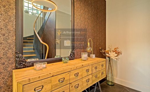 At The Gates Of Vitré Castle Of 12200 M² Land Of More Than 5 Ha