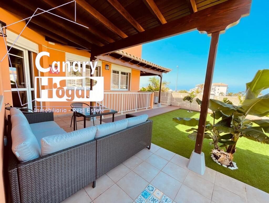 Villa in Los Cristianos, Canary Islands, Spain 1 - 15192834
