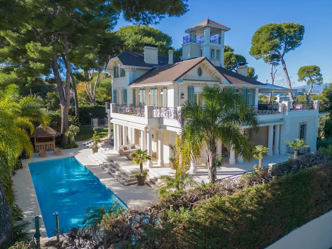Villa a Antibes, Provenza-Alpi-Costa Azzurra, Francia 1 - 14565143