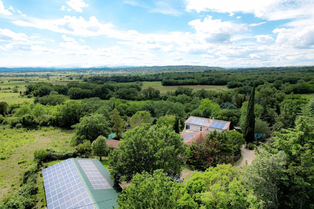 Estate in Arpaillargues-et-Aureilhac, Occitania, France 1 - 14462059