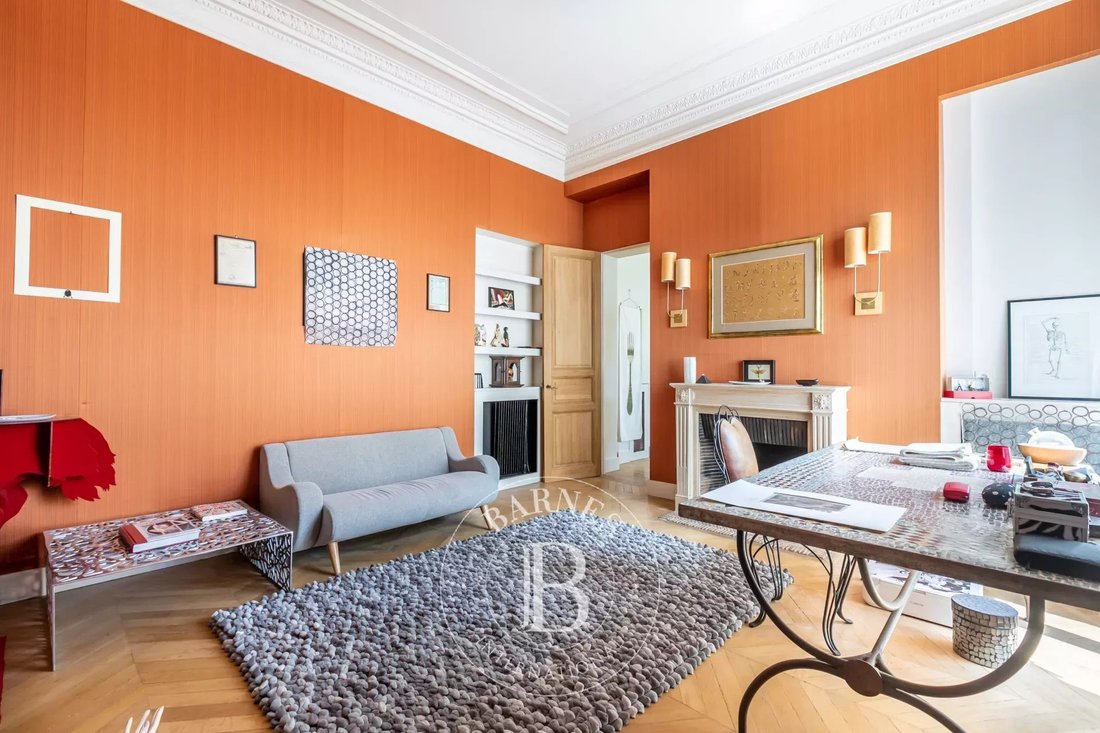 Apartment in Triangle d'Or, Paris 8e Arrondissement, Paris 3 - 13082507