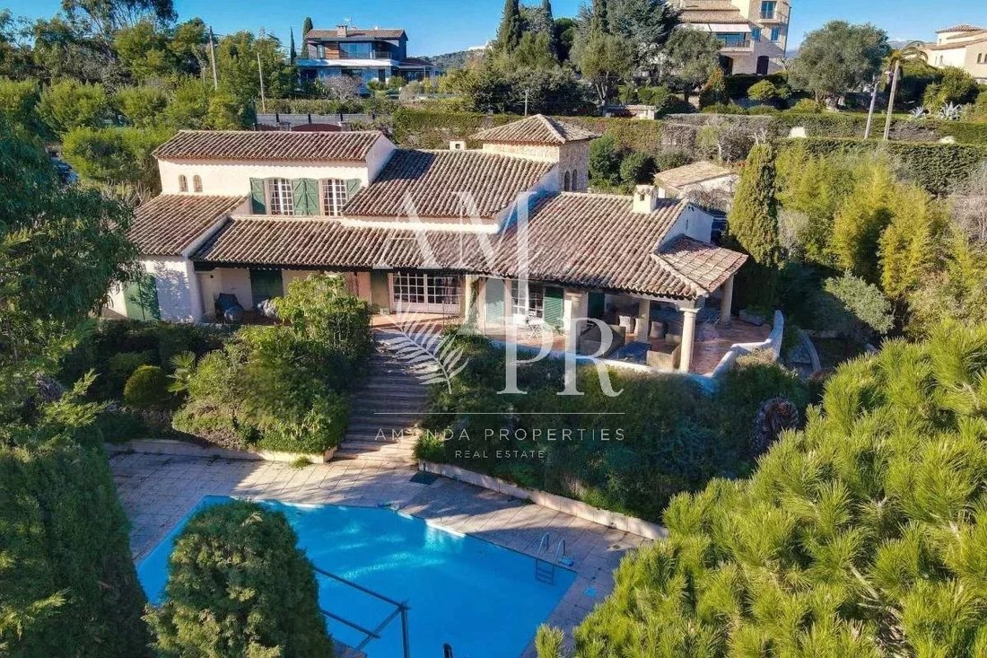 Villa in Cannes, Provence-Alpes-Côte d'Azur, France 3 - 10877239